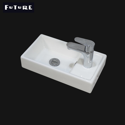 Taş Reçine Seramik Banyo Dolabı Lavabo Temizlemesi Kolay Antikorozif